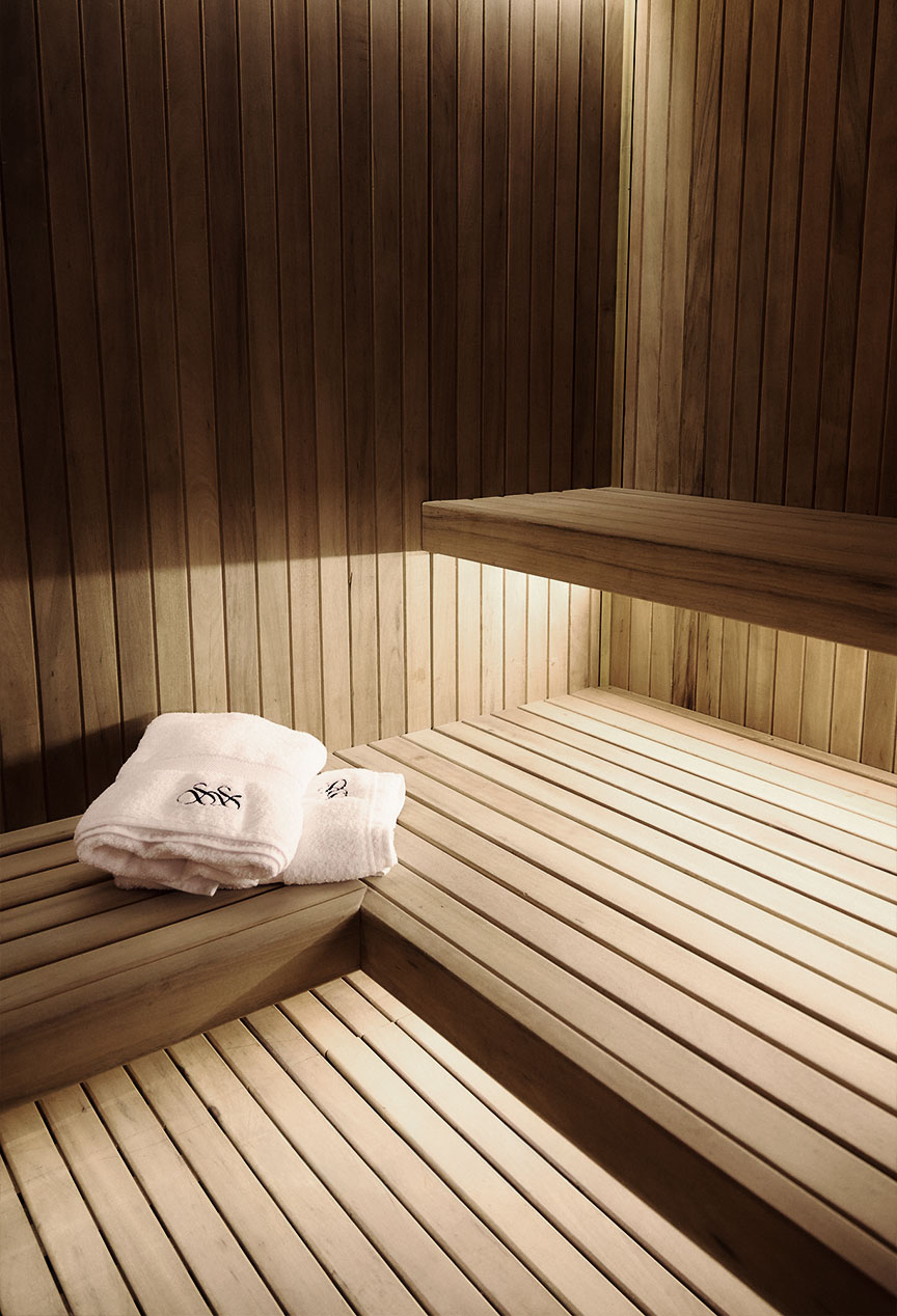 Zona wellness de Classo con acabados de madera.